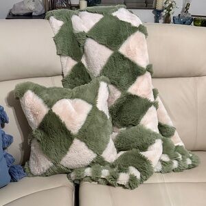 Anthropologie  Chella checked Green and Cream Throw Blanket and Pillow Set BN